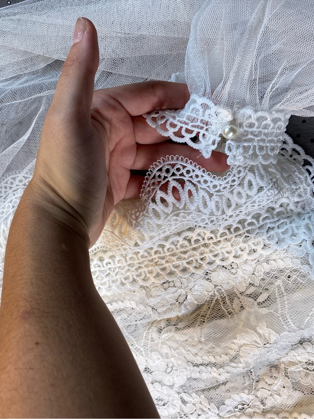 Victorian Romantic Boho Lace White Puff-Sleeve Blouse - Picture 4 of 9
